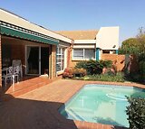 Townhouse For Rent In Farrarmere, Benoni