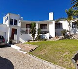 A spectacular 4-bedroom house, with FLATLET and stunning SEA VIEWS.