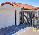 Modern 2 Bedroom Home To Rent in Strandfontein Wavecrest